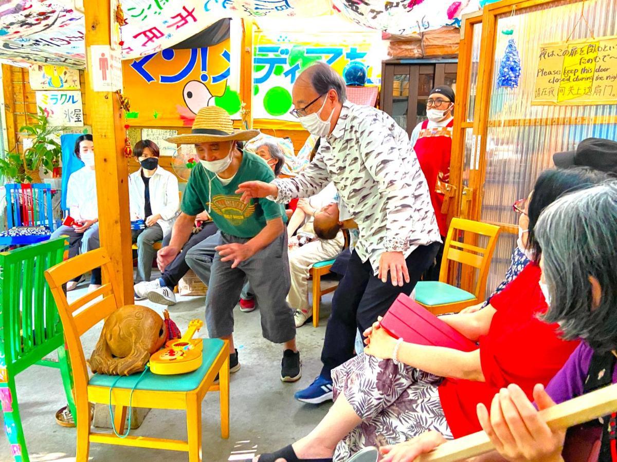 Kamagasaki University Of The Arts Cafe Garden Guest House Aka Cocoroom โอซาก้า ภายนอก รูปภาพ