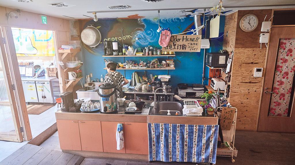 Kamagasaki University Of The Arts Cafe Garden Guest House Aka Cocoroom โอซาก้า ภายนอก รูปภาพ
