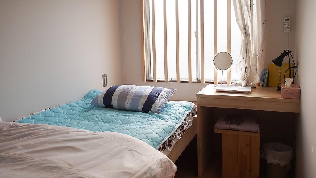 Kamagasaki University Of The Arts Cafe Garden Guest House Aka Cocoroom โอซาก้า ภายนอก รูปภาพ